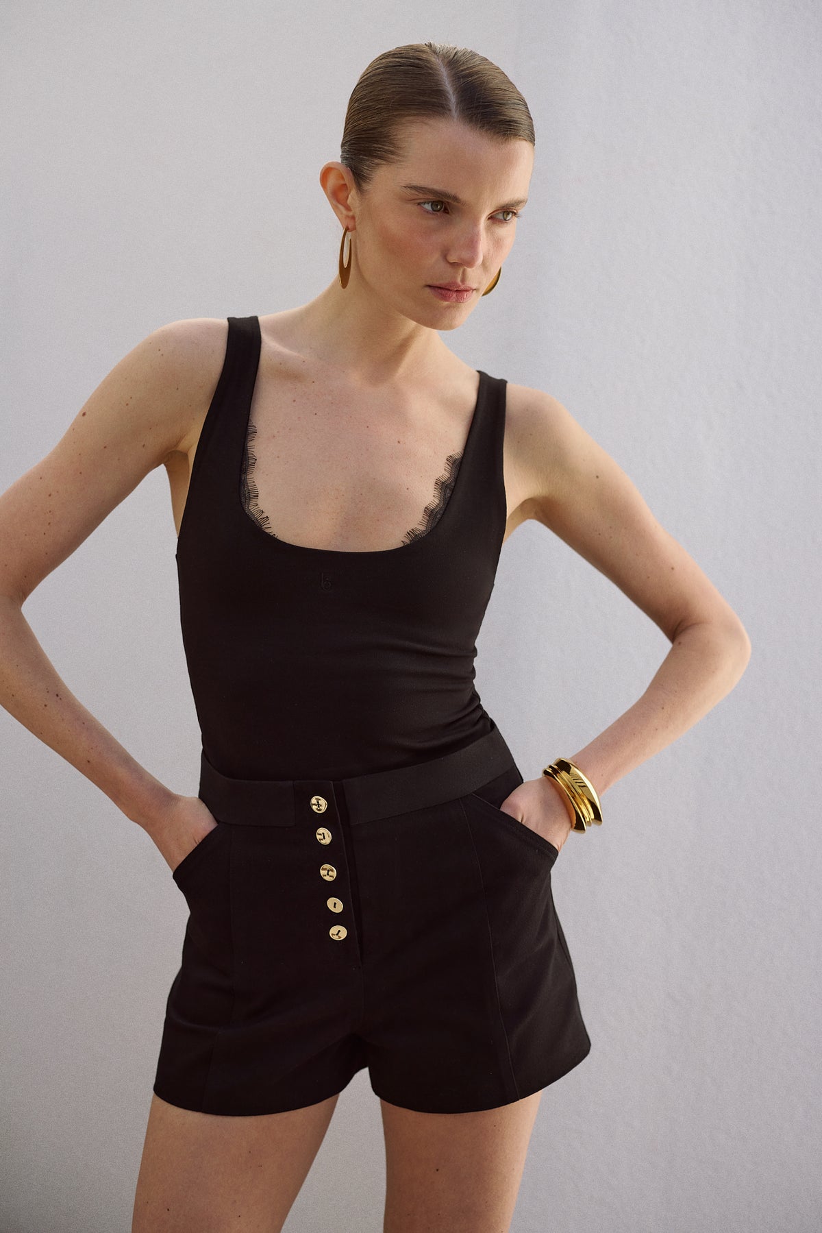 ANNIE SHORT BLACK