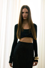 ARISO CROP BLACK LONG SLEEVE